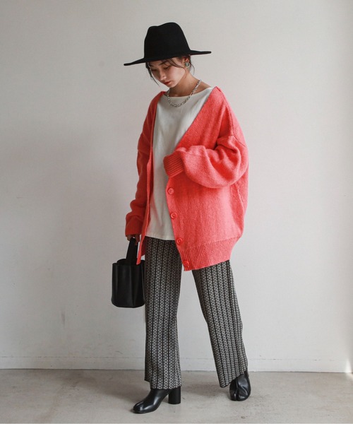 feepur（フェピュール）の「《ウォッシャブル》カラバリシャギーVネックカーディガン（カーディガン/ボレロ・レディース・グリーン/モカ/ブラック/パープル/オフホワイト/ピンク/イエロー・MEDIUM）」の21枚目の写真