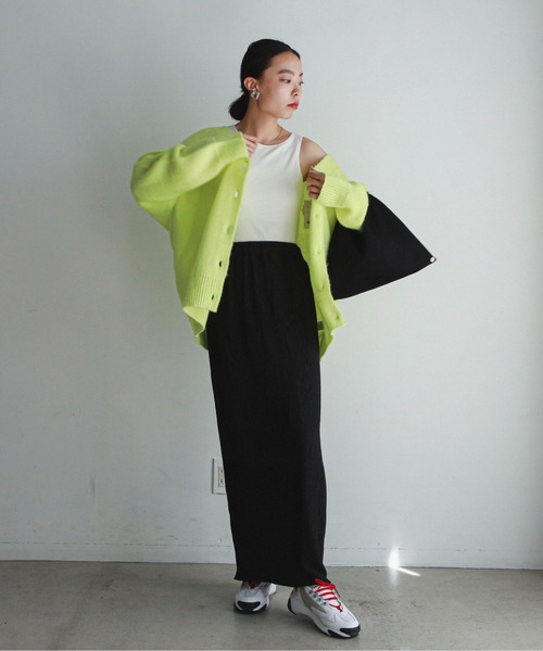 feepur（フェピュール）の「《ウォッシャブル》カラバリシャギーVネックカーディガン（カーディガン/ボレロ・レディース・グリーン/モカ/ブラック/パープル/オフホワイト/ピンク/イエロー・MEDIUM）」の22枚目の写真