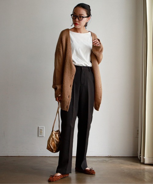 feepur（フェピュール）の「《ウォッシャブル》カラバリシャギーVネックカーディガン（カーディガン/ボレロ・レディース・グリーン/モカ/ブラック/パープル/オフホワイト/ピンク/イエロー・MEDIUM）」の8枚目の写真