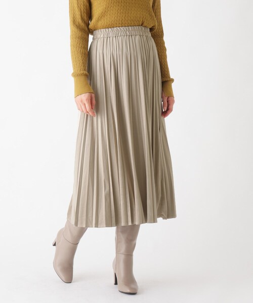 OPAQUE.CLIP(オペークドットクリップ)の「◆スウェード&レザーライク イージープリーツスカート【WEB限定サイズ】(スカート・レディース・ライトベージュ/チャコールグレー/モスグリーン/ブラック・38/42/40)」の3枚目の写真