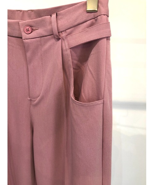 ulu（ウル）の「Original pintuck backbelt straight pants（スラックス・レディース・スモークピンク/ブラック/ブラウン・FREE）」の12枚目の写真