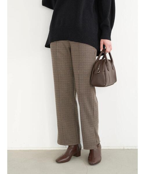 earth music&ecology（アースミュージックアンドエコロジー）の「カットジャカードセミフレアパンツ＊（その他パンツ・レディース・ブラック/ブラウン・S/M）」の4枚目の写真