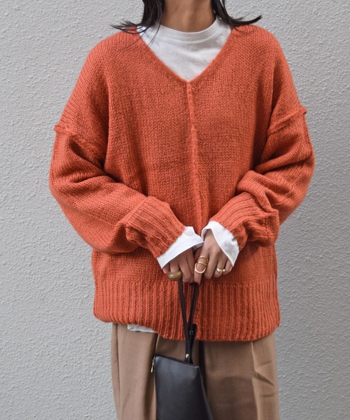 Marient（マリエント）の「VネックローゲージカラーニットPO（ニット/セーター・レディース・オレンジ/ブルー/グリーン/アイボリー・FREE）」の4枚目の写真