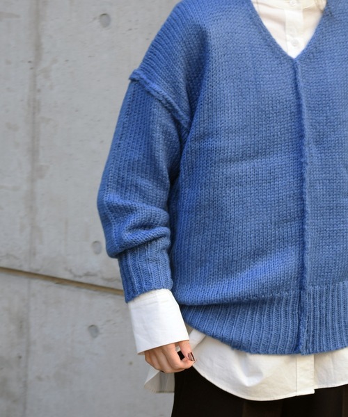 Marient（マリエント）の「VネックローゲージカラーニットPO（ニット/セーター・レディース・オレンジ/ブルー/グリーン/アイボリー・FREE）」の2枚目の写真