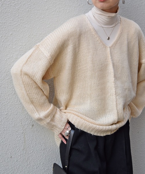 Marient（マリエント）の「VネックローゲージカラーニットPO（ニット/セーター・レディース・オレンジ/ブルー/グリーン/アイボリー・FREE）」の3枚目の写真