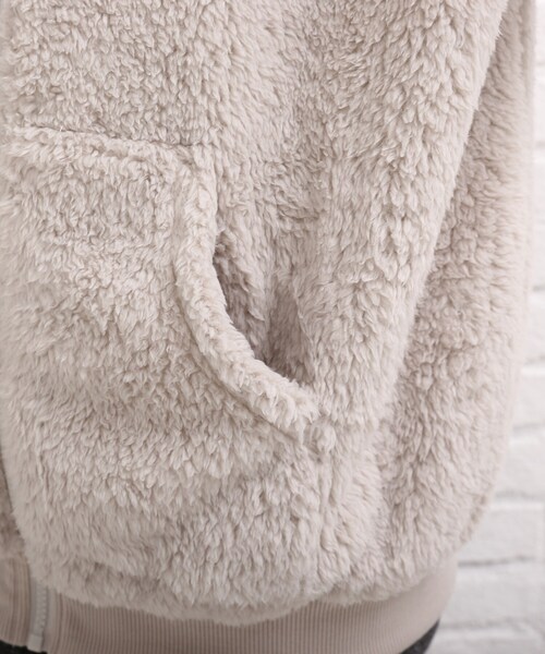 Cutie Blonde（キューティーブロンド）の「◆【S-L】もこもこボアジップパーカー（パーカー・レディース・ライトグレー/ブラウン系その他/ピンク・01/02/03）」の11枚目の写真