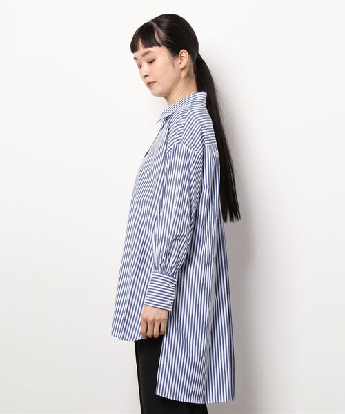 LUGIVA(ルギヴァ)の「コットンツイルロングシャツ(シャツ/ブラウス・レディース・オフホワイト/ブルー系その他・M)」の3枚目の写真