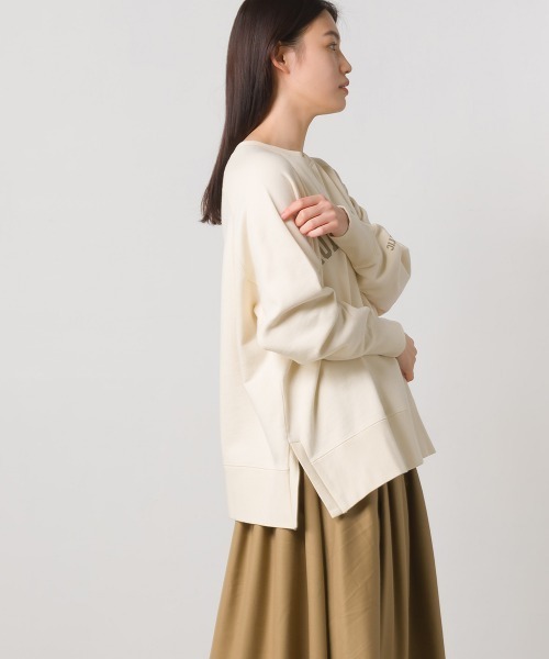 OMNES(オムネス)の「裏毛スウェット ラグランプルオーバー ロゴプリント(スウェット・レディース・ネイビー/アイボリー/モスグリーン/チャコール・FREE)」の8枚目の写真