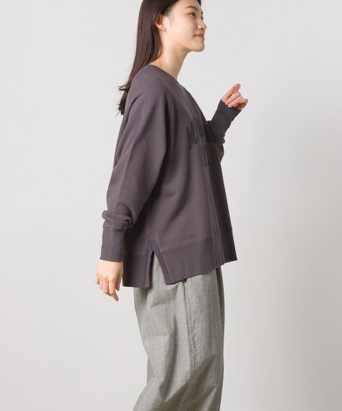 OMNES(オムネス)の「裏毛スウェット ラグランプルオーバー ロゴプリント(スウェット・レディース・ネイビー/アイボリー/モスグリーン/チャコール・FREE)」の15枚目の写真