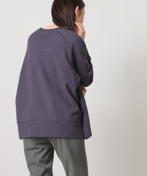 OMNES(オムネス)の「裏毛スウェット ラグランプルオーバー ロゴプリント(スウェット・レディース・ネイビー/アイボリー/モスグリーン/チャコール・FREE)」の7枚目の写真