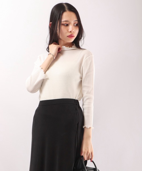 BRODIAEA(ブローディア)の「BRODIAEA コットンテレコ メローボトルネック 7分袖(Tシャツ/カットソー・レディース・ブラック/オフホワイト/ピンク/シルバーグレー/グリーン系その他/イエロー系その他・40)」の2枚目の写真