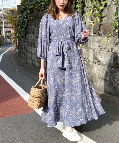 Per sist ence(パーシエンス)の「カシュクールボタンデザインワンピ 小花柄共リボン付/洗濯可(ワンピース・レディース・ブルー/ブラック/オフホワイト/ベージュ・FREE)」の4枚目の写真