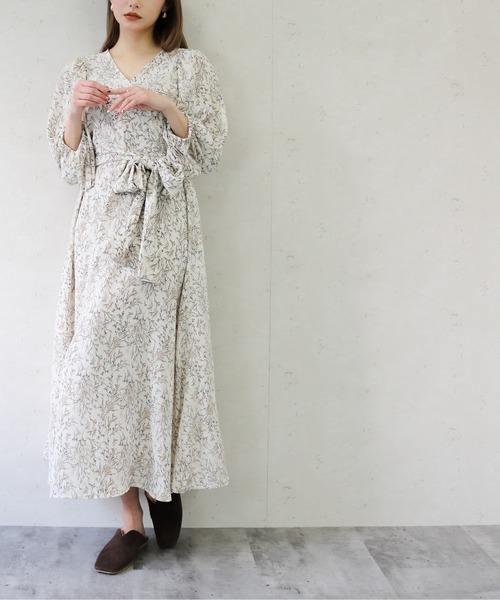 Per sist ence(パーシエンス)の「カシュクールボタンデザインワンピ 小花柄共リボン付/洗濯可(ワンピース・レディース・ブルー/ブラック/オフホワイト/ベージュ・FREE)」の13枚目の写真