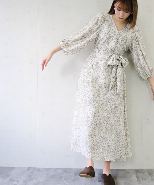 Per sist ence(パーシエンス)の「カシュクールボタンデザインワンピ 小花柄共リボン付/洗濯可(ワンピース・レディース・ブルー/ブラック/オフホワイト/ベージュ・FREE)」の15枚目の写真