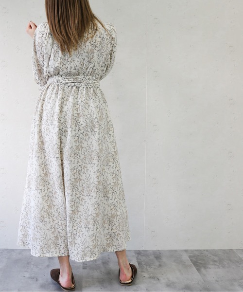 Per sist ence(パーシエンス)の「カシュクールボタンデザインワンピ 小花柄共リボン付/洗濯可(ワンピース・レディース・ブルー/ブラック/オフホワイト/ベージュ・FREE)」の20枚目の写真