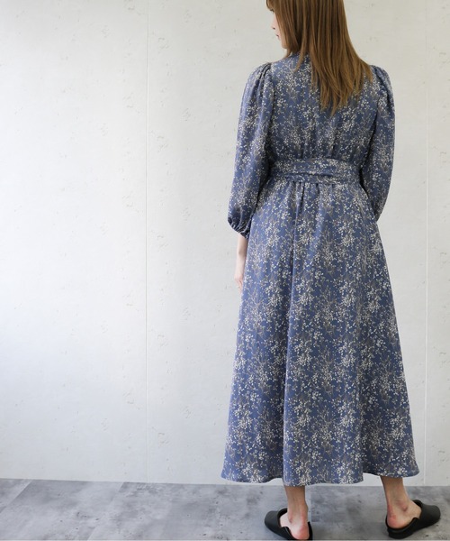 Per sist ence(パーシエンス)の「カシュクールボタンデザインワンピ 小花柄共リボン付/洗濯可(ワンピース・レディース・ブルー/ブラック/オフホワイト/ベージュ・FREE)」の9枚目の写真