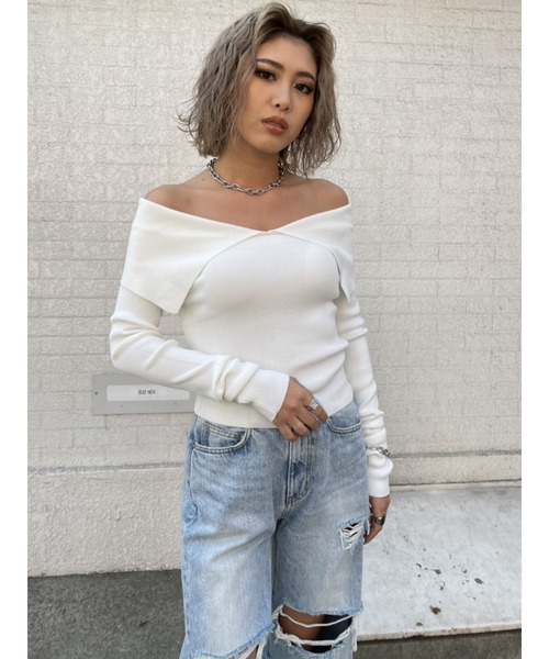 EGOIST（エゴイスト）の「ビッグカラーオフショルニットトップスII（ニット/セーター・レディース・ホワイト/ブラック/グリーン・FREE）」の4枚目の写真