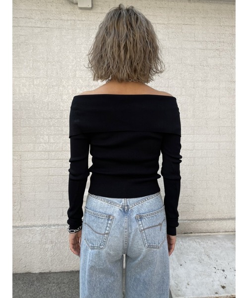 EGOIST（エゴイスト）の「ビッグカラーオフショルニットトップスII（ニット/セーター・レディース・ホワイト/ブラック/グリーン・FREE）」の17枚目の写真