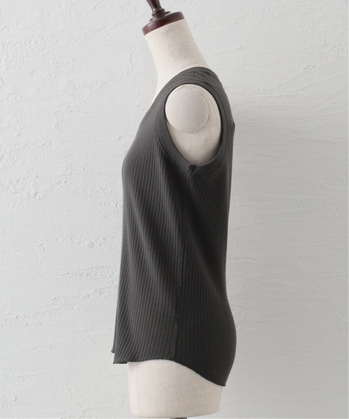 Spick & Span（スピックアンドスパン）の「【MEYAME】OBLONG NECK SLEEVELESS（タンクトップ・レディース・ホワイト/ブラック/キャメル・FREE）」の15枚目の写真