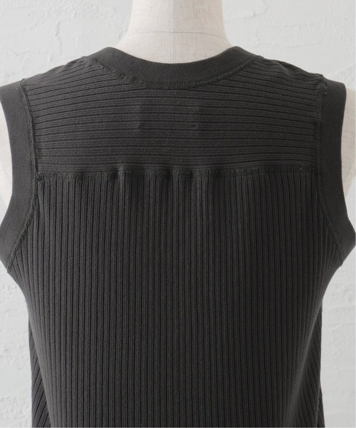 Spick & Span（スピックアンドスパン）の「【MEYAME】OBLONG NECK SLEEVELESS（タンクトップ・レディース・ホワイト/ブラック/キャメル・FREE）」の6枚目の写真
