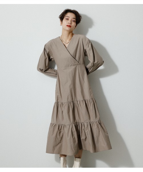 AZUL by moussy(アズールバイマウジー)の「2WAY CACHECOEUR TIERED OP/2WAYカシュクールティアードワンピース(ワンピース・レディース・ブラック/ベージュ・SMALL/MEDIUM)」の3枚目の写真