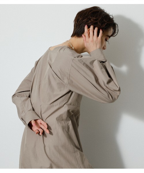 AZUL by moussy(アズールバイマウジー)の「2WAY CACHECOEUR TIERED OP/2WAYカシュクールティアードワンピース(ワンピース・レディース・ブラック/ベージュ・SMALL/MEDIUM)」の5枚目の写真