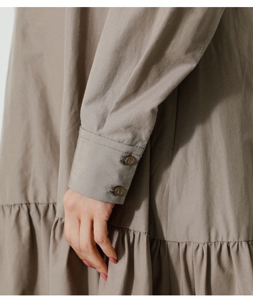 AZUL by moussy(アズールバイマウジー)の「2WAY CACHECOEUR TIERED OP/2WAYカシュクールティアードワンピース(ワンピース・レディース・ブラック/ベージュ・SMALL/MEDIUM)」の12枚目の写真