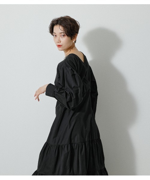 AZUL by moussy(アズールバイマウジー)の「2WAY CACHECOEUR TIERED OP/2WAYカシュクールティアードワンピース(ワンピース・レディース・ブラック/ベージュ・SMALL/MEDIUM)」の19枚目の写真