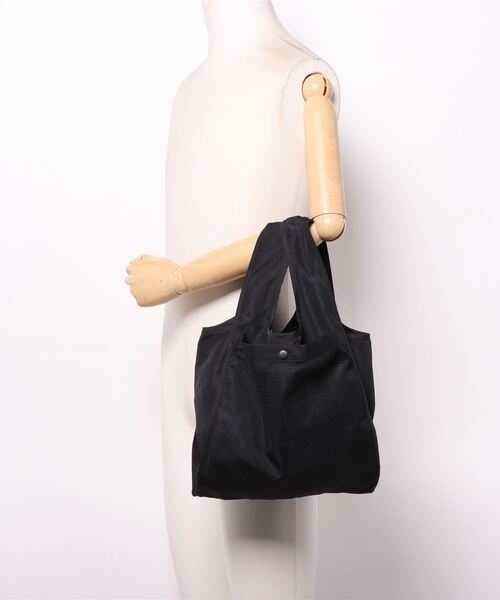 United Athle（ユナイテッドアスレ）の「リサイクルポリエステル リップストップ パッカブルバッグ（メッシュポケット付） / S（トートバッグ・レディース・ブラック/チャコールグレー/オリーブ/サンドベージュ/オフホワイト・FREE）」の20枚目の写真