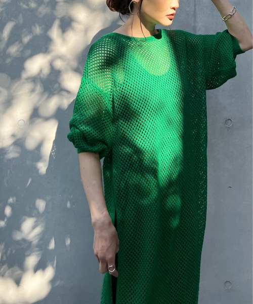 y/m by Yukie(イムバイユキエ)の「アクリルメッシュニットワンピース(ワンピース・レディース・ブラック/ベージュ/グリーン・FREE)」の8枚目の写真