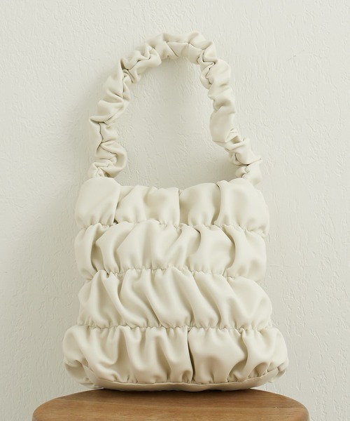 COLONY 2139（コロニートゥーワンスリーナイン）の「シャーリング縦型バッグ（トートバッグ・レディース・アイボリー/ブラック・FREE）」の19枚目の写真