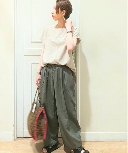 studio CLIP（スタディオクリップ）の「機能付きゆったりパフパンツ[プラスサイズあり]（デニムパンツ・レディース・キャメル/ブルー/カーキ・XXX-LARGE/LARGE/MEDIUM/XX-LARGE/X-LARGE）」の10枚目の写真