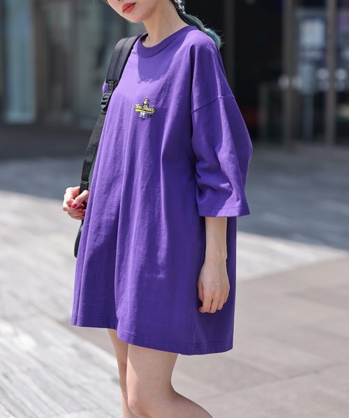 WEGO（ウィゴー）の「∴WEGO/別注ベンデイビス刺繍半袖BIGT（Tシャツ/カットソー・メンズ・ブルー/パープル/ホワイト/ブラック・MEDIUM/LARGE）」の4枚目の写真