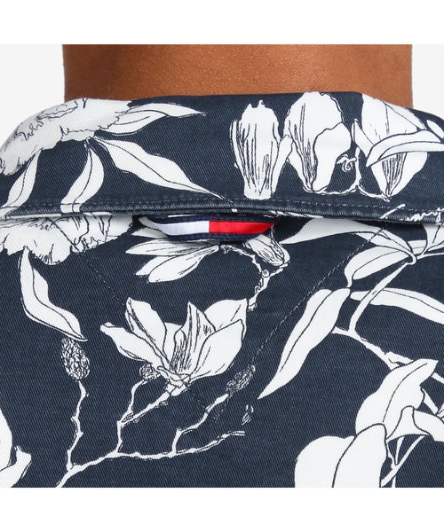 tommy jeans（トミー ジーンズ）の「【FESTIVAL CAPSULE COLLECTION】フラワープリントショートスリーブシャツ（シャツ/ブラウス・メンズ・ネイビー/ピンク・SMALL/MEDIUM/LARGE/X-LARGE）」の3枚目の写真