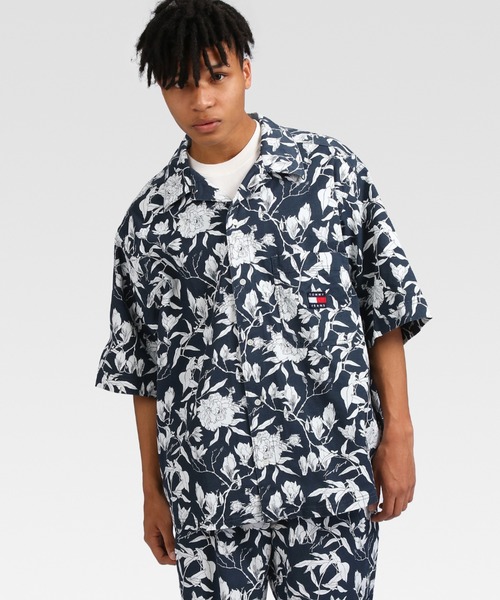 tommy jeans（トミー ジーンズ）の「【FESTIVAL CAPSULE COLLECTION】フラワープリントショートスリーブシャツ（シャツ/ブラウス・メンズ・ネイビー/ピンク・SMALL/MEDIUM/LARGE/X-LARGE）」の18枚目の写真