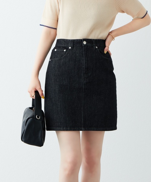 natural couture(ナチュラルクチュール)の「WEB限定/デニム台形ミニスカート(スカート・レディース・オフホワイト/ブラック/ブルー・FREE)」の9枚目の写真