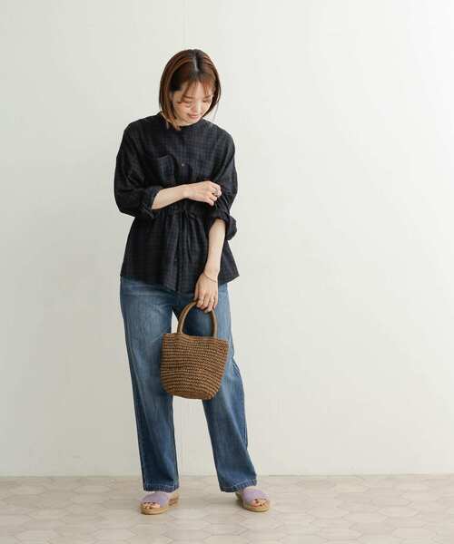 URBAN RESEARCH DOORS(アーバンリサーチドアーズ)の「シャドーチェックギャザーシャツ(シャツ/ブラウス・レディース・ネイビー/オフホワイト/ライトカーキ・MEDIUM)」の15枚目の写真