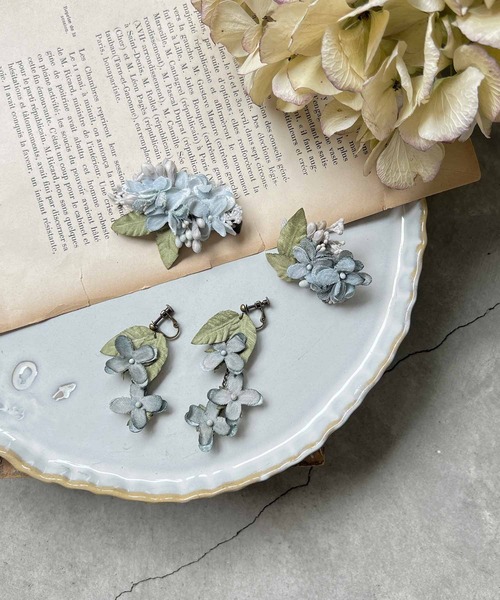 m.soeur(エムスール)の「あじさいの揺れピアス*(ピアス(両耳用)・レディース・ブルー/ホワイト/パープル・FREE)」の7枚目の写真