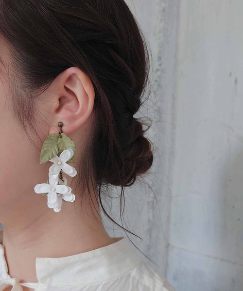 m.soeur(エムスール)の「あじさいの揺れピアス*(ピアス(両耳用)・レディース・ブルー/ホワイト/パープル・FREE)」の6枚目の写真