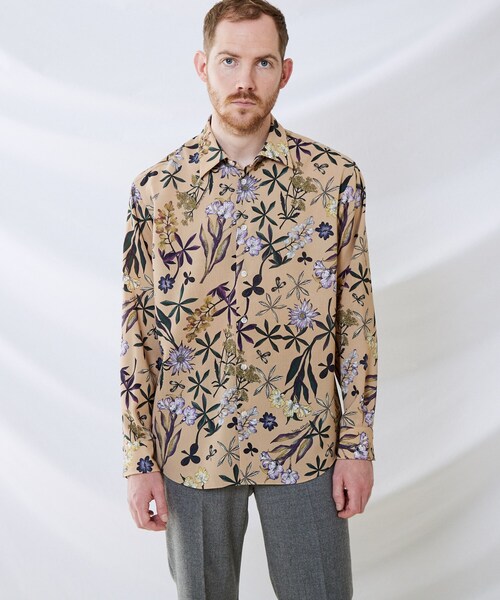 TAKEO KIKUCHI（タケオキクチ）の「◆レトロ フラワー 総柄プリント シャツ（シャツ/ブラウス・メンズ・チャコール/ベージュ系・02/03/04）」の2枚目の写真