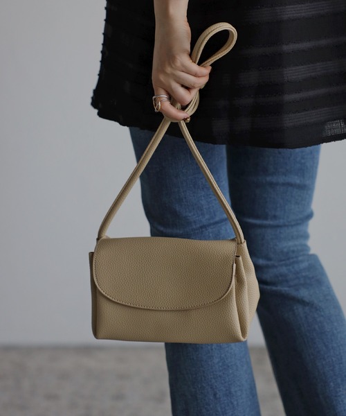 Bonjour Sagan（ボンジュールサガン）の「【2022 新作】スクエアミニショルダーバッグ（ショルダーバッグ・レディース・ブラック/ベージュ/オフホワイト・FREE）」の3枚目の写真