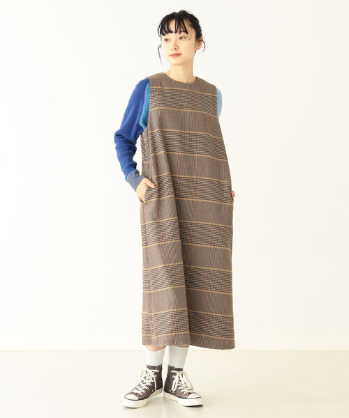 BEAMS BOY（ビームスボーイ）の「BEAMS BOY / ポリエステル チェック ノースリーブ ワンピース（ワンピース・レディース・ベージュ/レッド・FREE）」の8枚目の写真