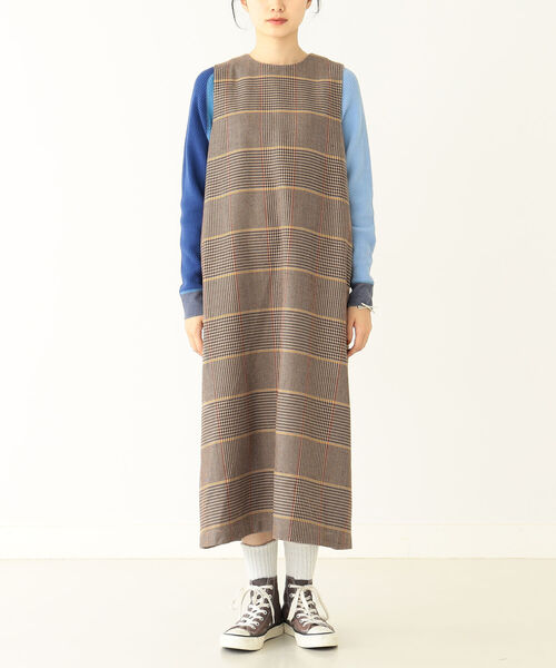 BEAMS BOY（ビームスボーイ）の「BEAMS BOY / ポリエステル チェック ノースリーブ ワンピース（ワンピース・レディース・ベージュ/レッド・FREE）」の9枚目の写真