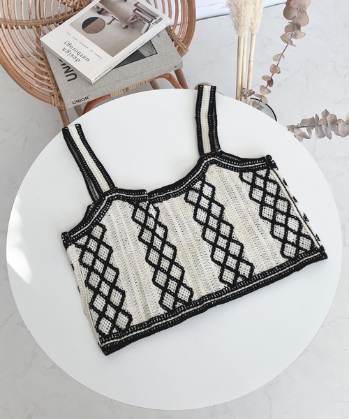 AS KNOW AS plus（アズノゥアズプラス）の「♪フラワーニットビスチェ（ベスト・レディース・ベージュ/ブラック・FREE）」の4枚目の写真