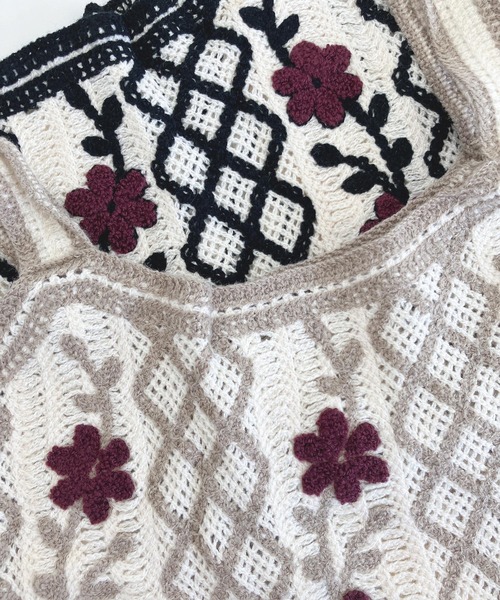 AS KNOW AS plus（アズノゥアズプラス）の「♪フラワーニットビスチェ（ベスト・レディース・ベージュ/ブラック・FREE）」の7枚目の写真