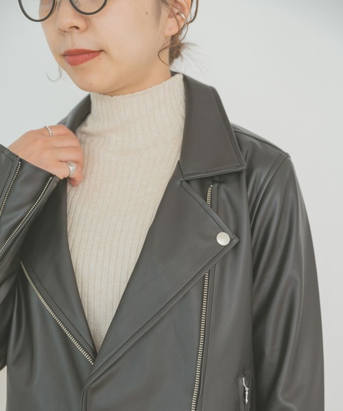 ITEMS URBANRESEARCH（アイテムズ アーバンリサーチ）の「フェイクレザーダブルライダースジャケット（ライダースジャケット・レディース・ブラック/ライトブラウン・MEDIUM/SMALL）」の19枚目の写真