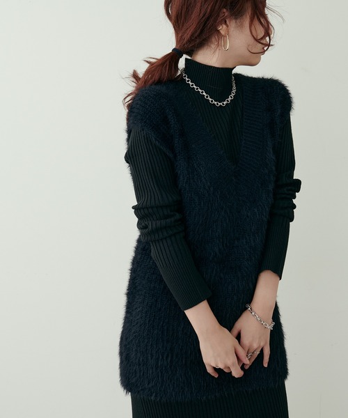 natural couture(ナチュラルクチュール)の「大人ナチュ/リブニットワンピース×フェザーベストセット(ワンピース・レディース・オフホワイト/グレイッシュベージュ/ブラック/ブラウン・FREE)」の7枚目の写真