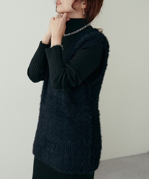 natural couture(ナチュラルクチュール)の「大人ナチュ/リブニットワンピース×フェザーベストセット(ワンピース・レディース・オフホワイト/グレイッシュベージュ/ブラック/ブラウン・FREE)」の8枚目の写真