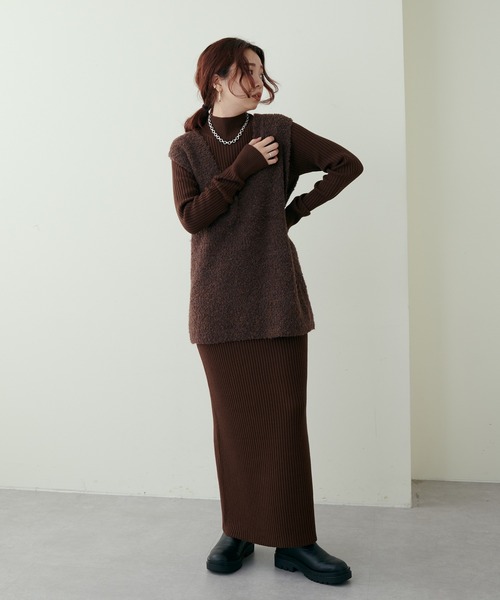 natural couture(ナチュラルクチュール)の「大人ナチュ/リブニットワンピース×フェザーベストセット(ワンピース・レディース・オフホワイト/グレイッシュベージュ/ブラック/ブラウン・FREE)」の14枚目の写真