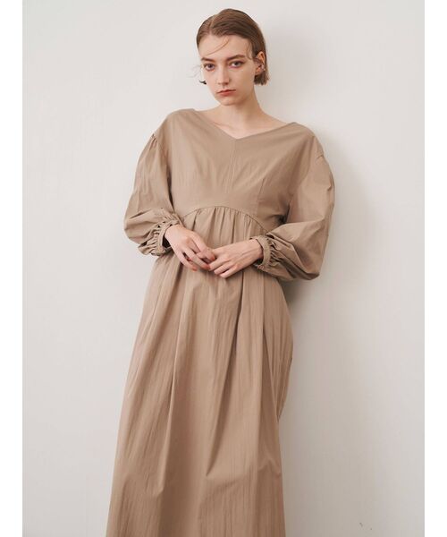 ELENDEEK(エレンディーク)の「ショートファーカーディガンセットワンピース(ワンピース・レディース・ブラック/グレー/オフホワイト・01/02)」の14枚目の写真